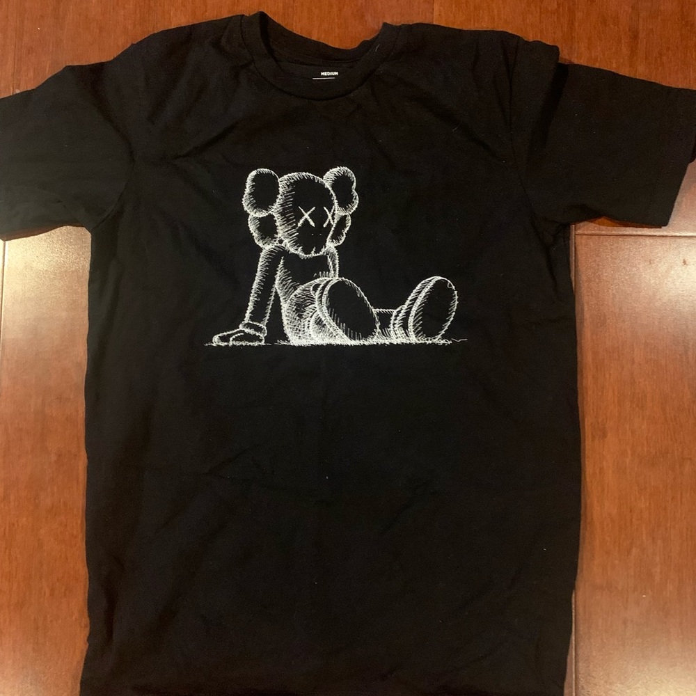 Kaws X Uniqlo T-Shirt